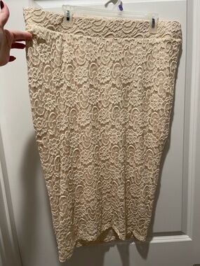 Torrid Cream Lace Pencil Skirt (1)